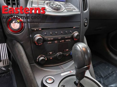 Used 2020 Nissan 370Z NISMO RWD image 21