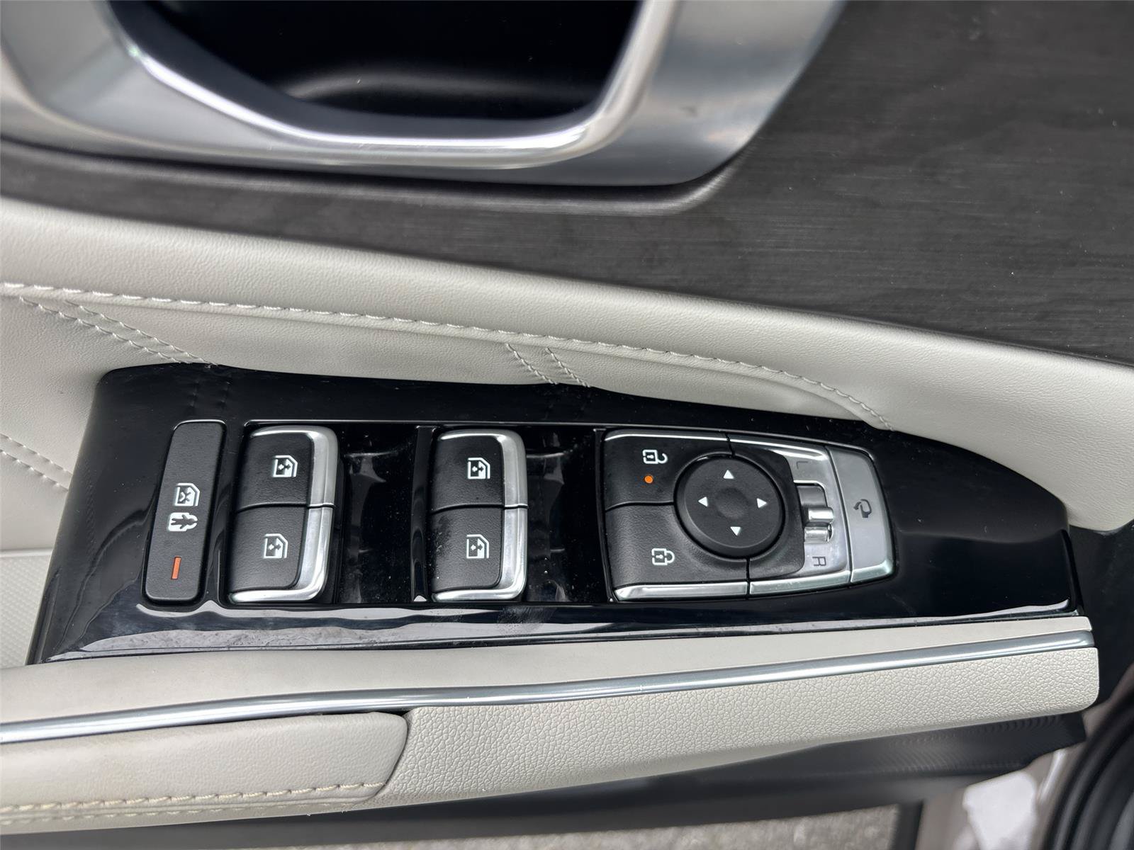 Used 2025 Kia Sorento SX AWD/4WD image 18