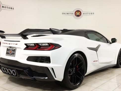 Used 2025 Chevrolet Corvette Z06 w/ Z07 Performance Package RWD image 38