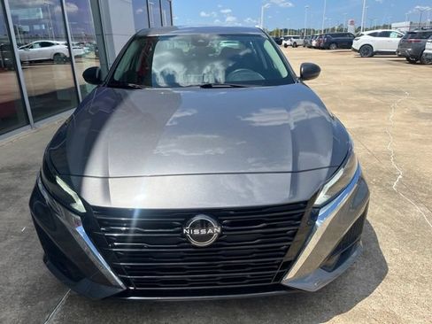 Used 2024 Nissan Altima 2.5 SV FWD image 6
