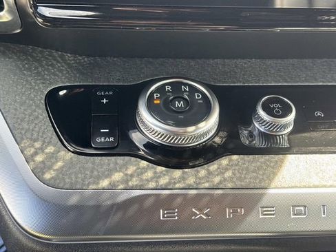 Used 2025 Ford Expedition Tremor image 16