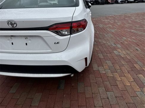 Used 2020 Toyota Corolla LE image 12