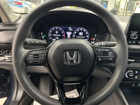 Used 2023 Honda Accord EX image 18
