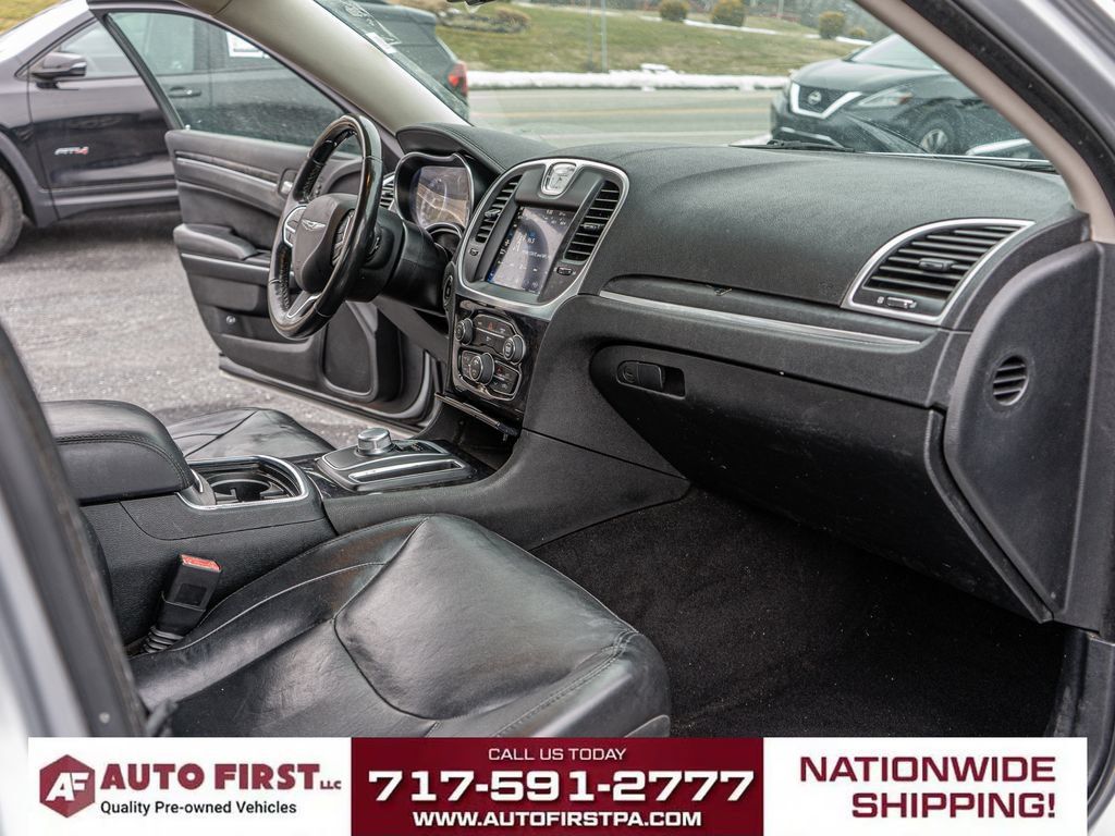 Used 2020 Chrysler 300 Limited AWD/4WD image 16
