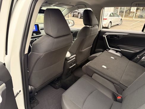 Used 2023 Toyota RAV4 LE AWD/4WD image 21