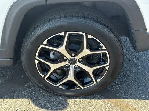Certified 2025 Jeep Compass Limited AWD/4WD image 11