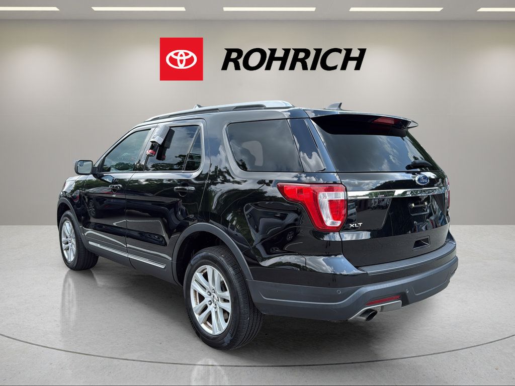 Used 2018 Ford Explorer XLT AWD/4WD image 8