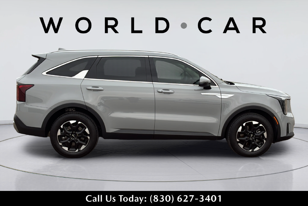 Used 2026 Kia Sorento S FWD image 7