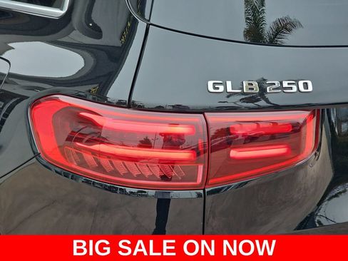 Used 2025 Mercedes-Benz GLB 250 image 40