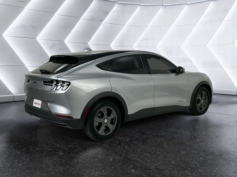 Used 2021 Ford Mustang Mach-E Select image 4