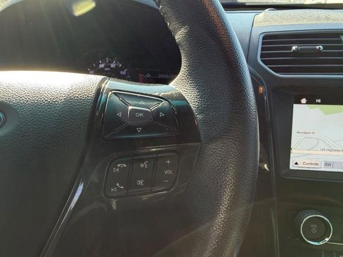 Used 2018 Ford Explorer XLT w/ Equipment Group 201A image 16