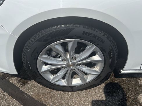 Used 2024 Chevrolet Malibu LT FWD image 9