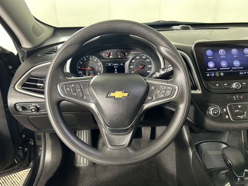 Used 2021 Chevrolet Malibu LS FWD image 11