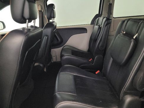Used 2018 Dodge Grand Caravan SXT FWD image 18