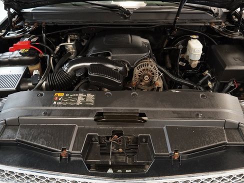 Used 2013 Chevrolet Avalanche LT w/ Suspension Package, Off-Road image 38