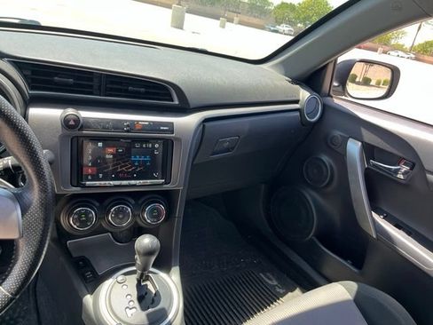Used 2016 Scion tC FWD image 9