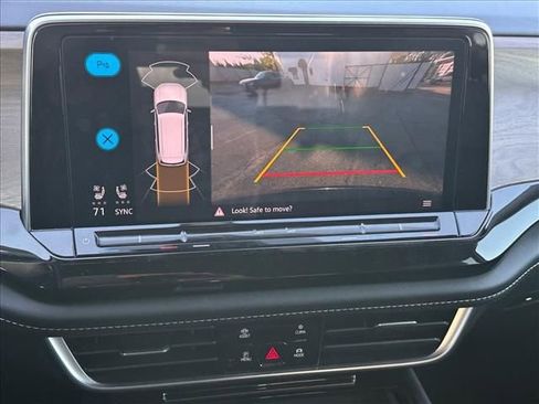 Used 2024 Volkswagen Atlas SE image 30