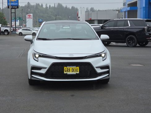 New 2026 Toyota Corolla SE w/ SE Package FWD image 3