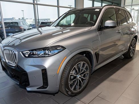 New 2026 BMW X5 xDrive50e w/ M Sport Package image 3