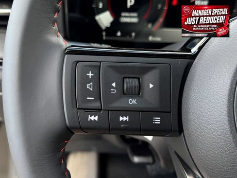 New 2025 Nissan Kicks SR AWD/4WD image 24