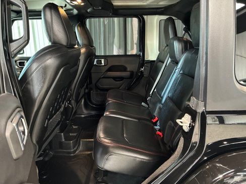 Used 2023 Jeep Wrangler Unlimited Rubicon w/ Cold Weather Group AWD/4WD image 15