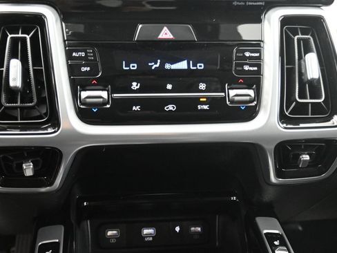 Used 2022 Kia Sorento SX AWD/4WD image 25