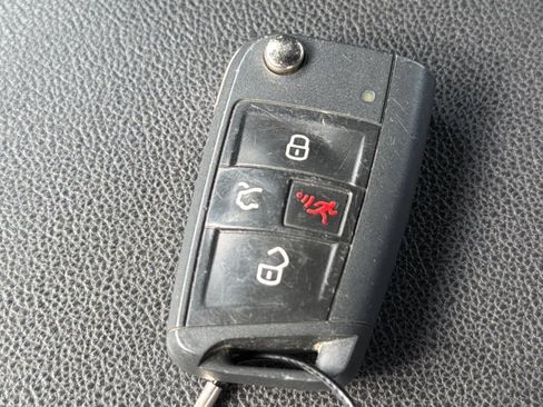 Used 2024 Volkswagen Jetta Sport image 32