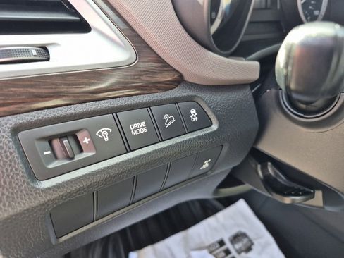 Used 2018 Hyundai Santa Fe Sport image 24