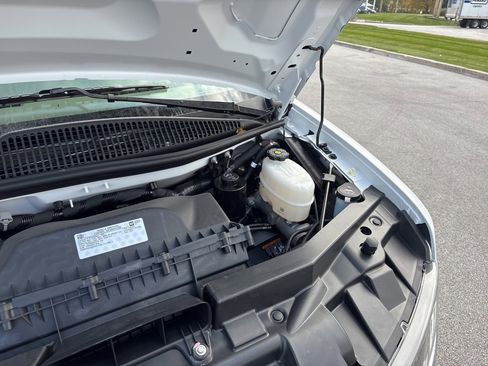 New 2025 Chevrolet Express 2500 image 30