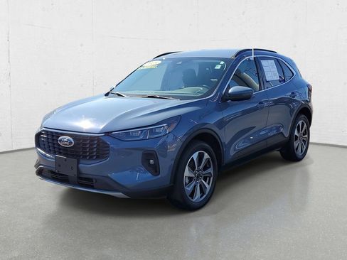Certified 2025 Ford Escape Platinum AWD/4WD image 4