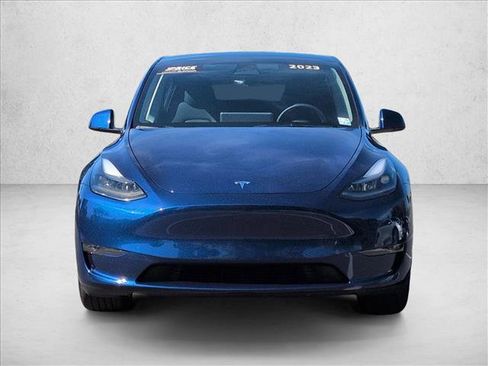 Used 2023 Tesla Model Y Long Range image 2
