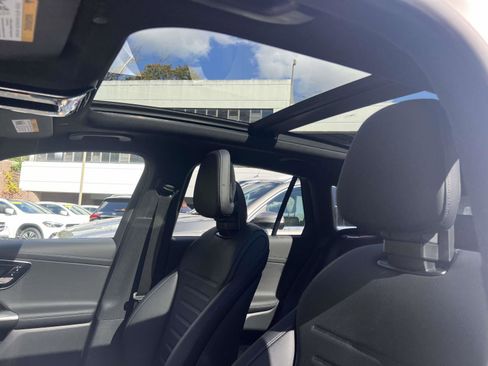 Used 2025 Mercedes-Benz GLC 350e 4MATIC image 25