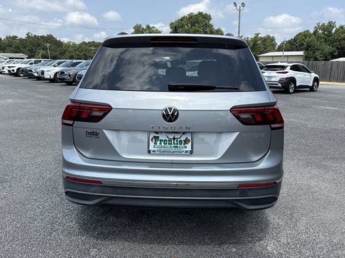 Used 2022 Volkswagen Tiguan S FWD image 5