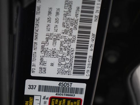 Used 2021 Toyota Tacoma SR5 w/ Trail Edition image 27