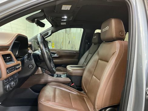 Used 2024 Chevrolet Suburban High Country w/ Max Trailering Package AWD/4WD image 15