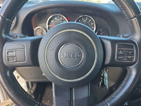 Used 2017 Jeep Wrangler Unlimited Sahara AWD/4WD image 30