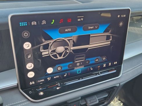 New 2026 Volkswagen Tiguan SE R-Line image 9