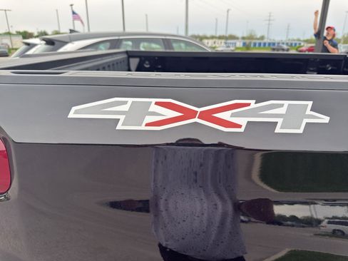 Used 2023 Chevrolet Silverado 1500 Custom AWD/4WD image 7