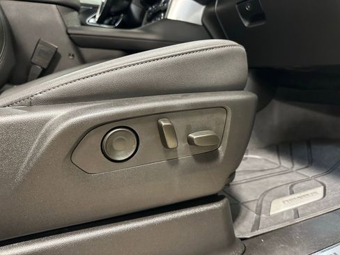 Used 2024 Chevrolet Suburban Z71 w/ Z71 Off-Road Package image 45