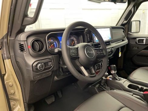 New 2025 Jeep Gladiator Rubicon w/ Convenience Group image 14