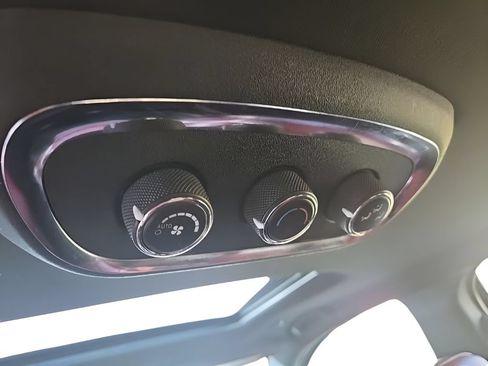 Used 2018 Dodge Durango SRT AWD/4WD image 29