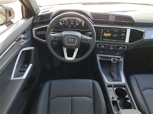 New 2025 Audi Q3 2.0T Premium image 23