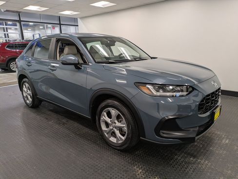 Used 2023 Honda HR-V LX image 3