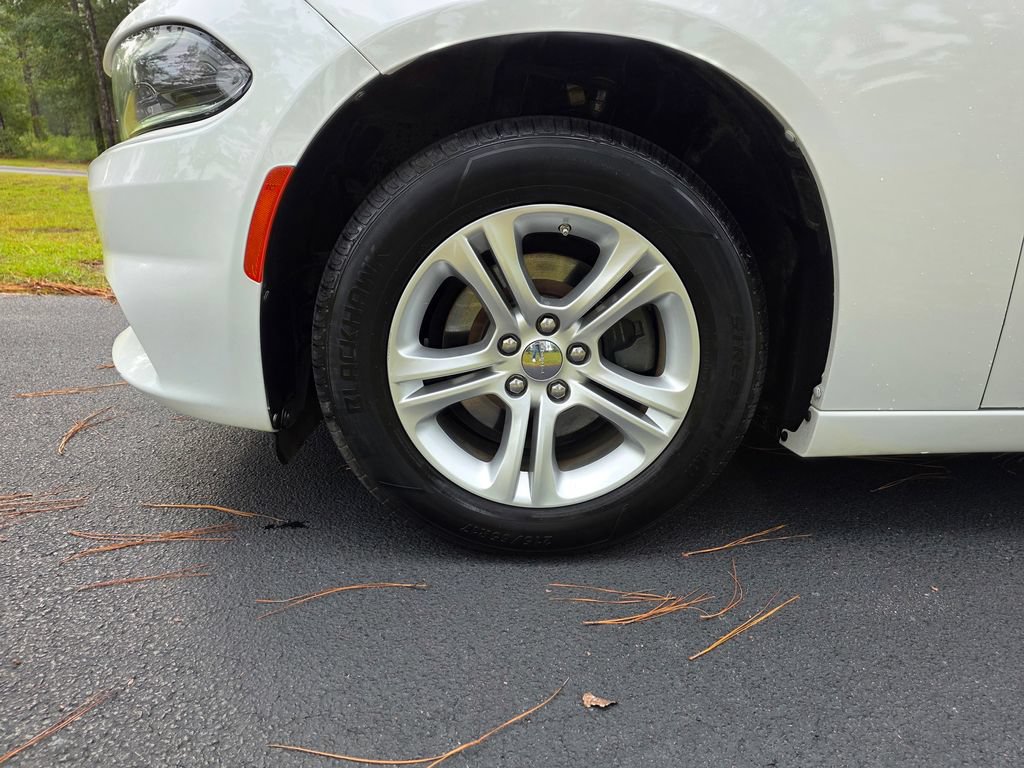 Used 2022 Dodge Charger SXT RWD image 9