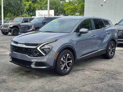 Used 2023 Kia Sportage EX FWD image 3