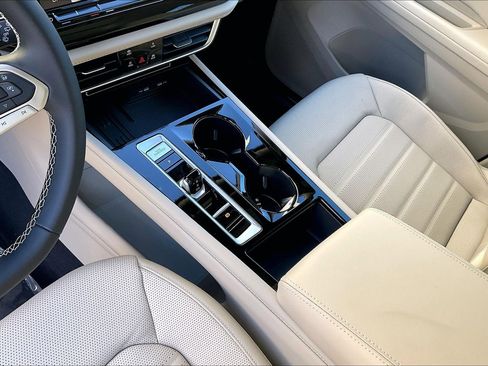 New 2026 Volkswagen Atlas SEL image 7