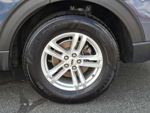 Used 2021 Ford Explorer XLT w/ Equipment Group 202A image 8