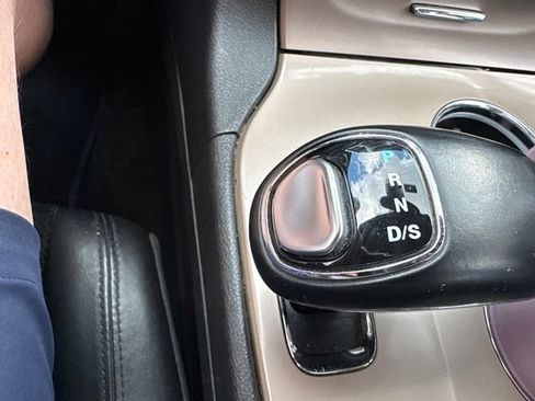 Used 2015 Jeep Grand Cherokee Altitude AWD/4WD image 25