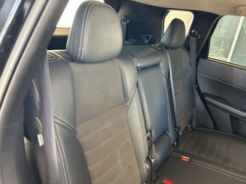 Used 2024 Mitsubishi Outlander SE image 30