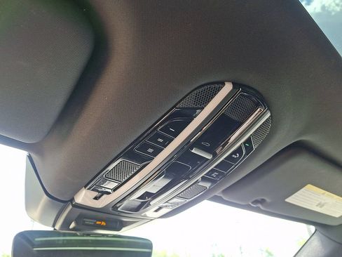 Used 2019 Porsche Cayenne AWD/4WD image 27